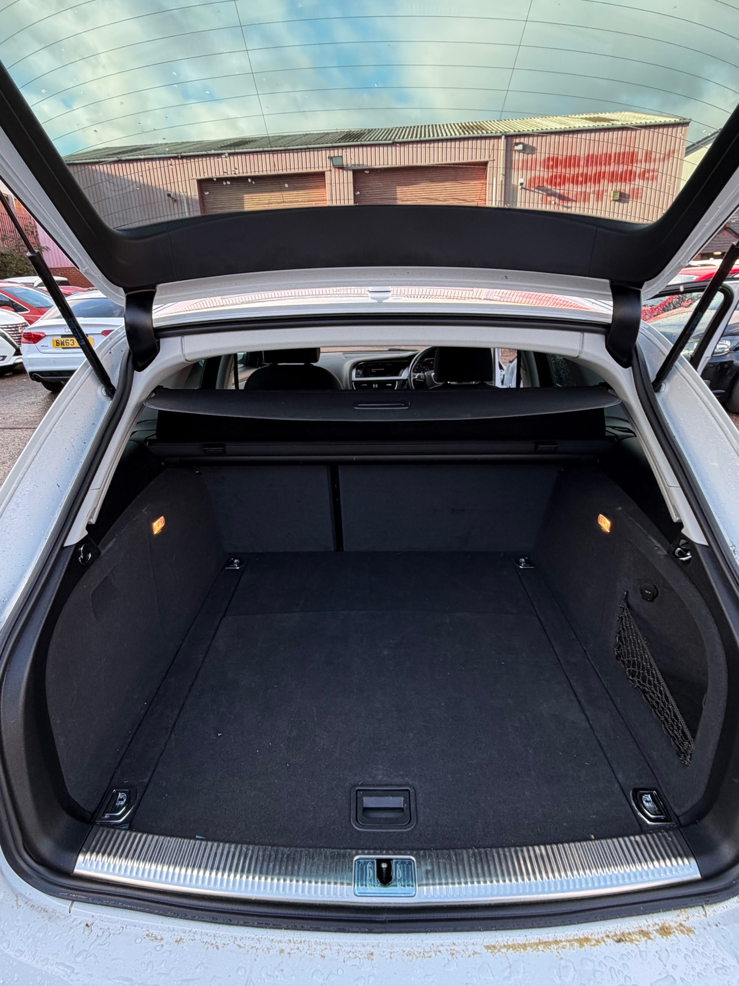 Used Audi A4 Avant 2014 for sale - 76669254: Photo 10