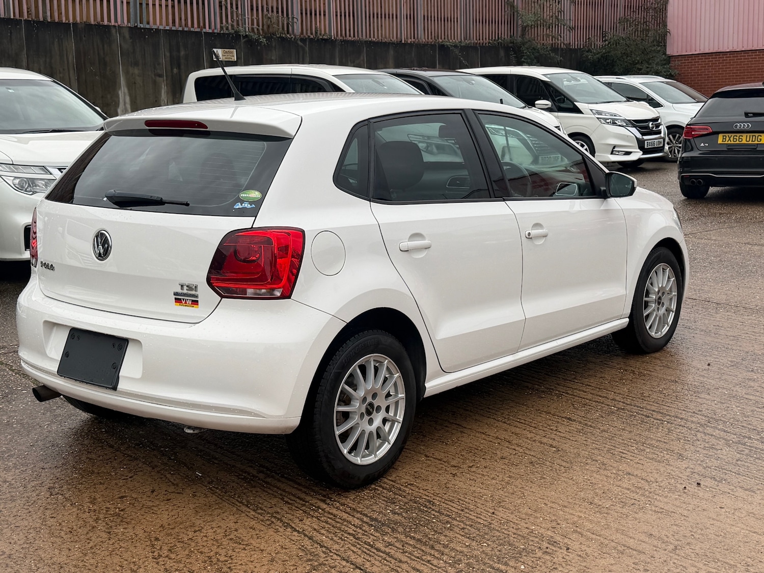 Used Volkswagen Polo 2014 for sale - 76548134: Photo 6
