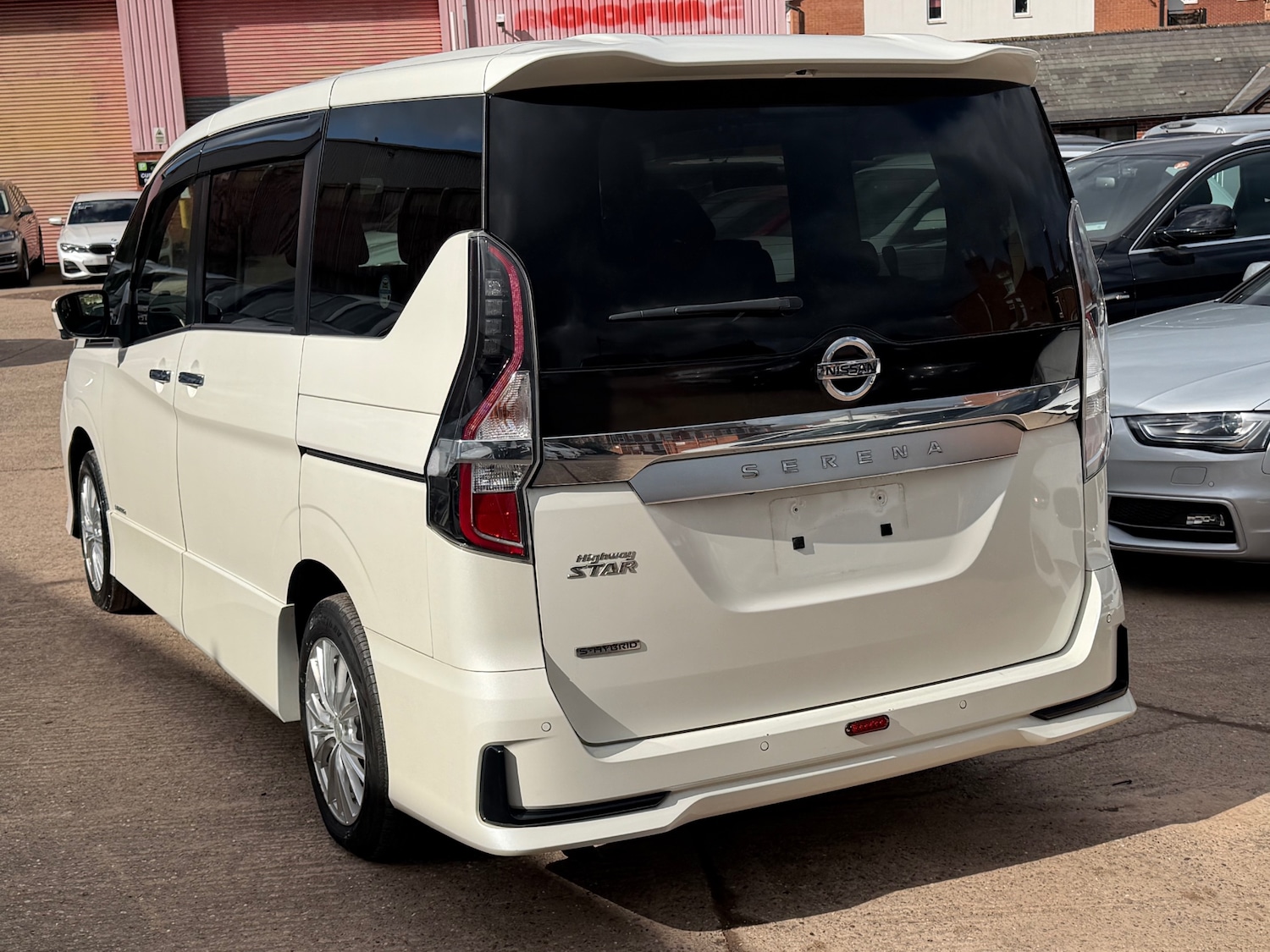 Used Nissan Serena 2020 for sale - 77838418: Photo 5