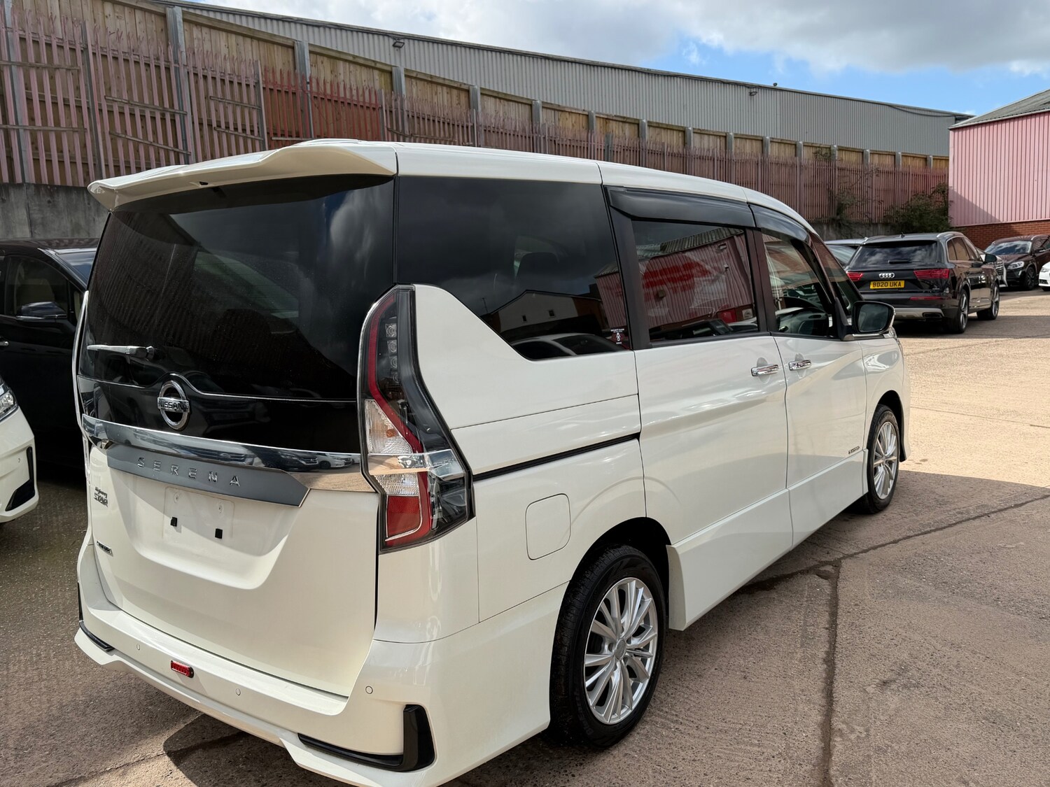 Used Nissan Serena 2020 for sale - 77838418: Photo 6