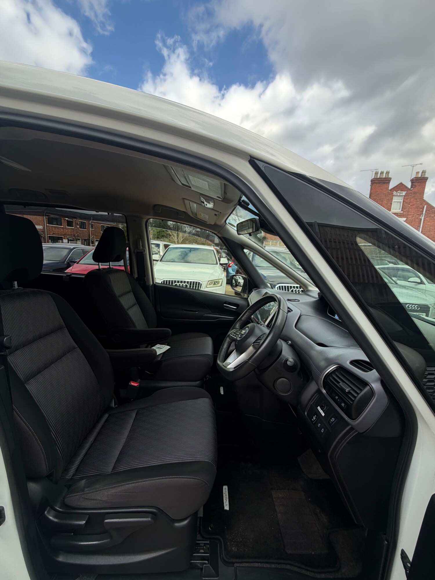 Used Nissan Serena 2020 for sale - 77838418: Photo 8