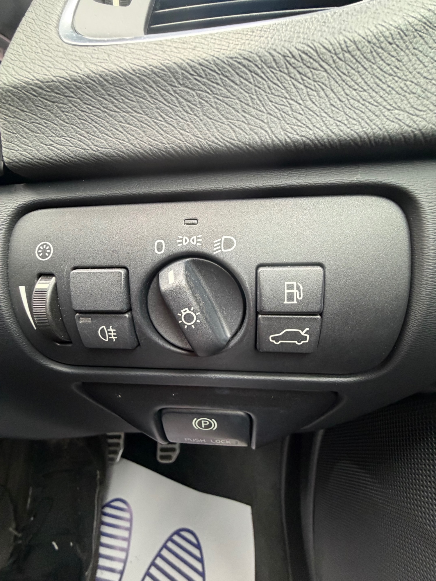 Used Volvo V60 2012 for sale - 77846503: Photo 13