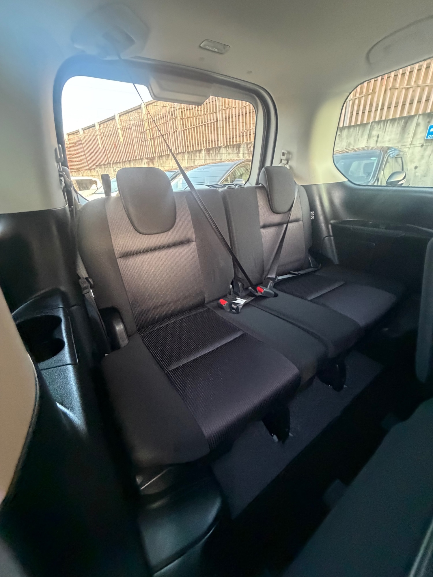 Used Nissan Serena 2017 for sale - 77975999: Photo 10