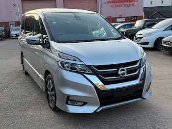 Used Nissan Serena 2017 for sale - 77975999: Photo