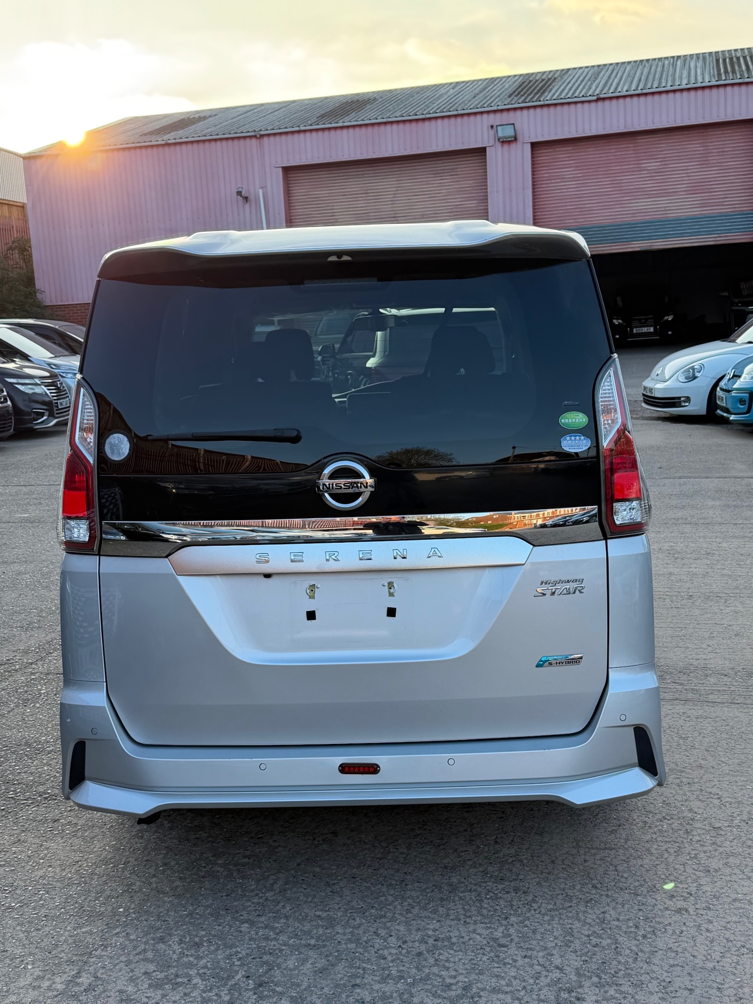 Used Nissan Serena 2017 for sale - 77975999: Photo 4