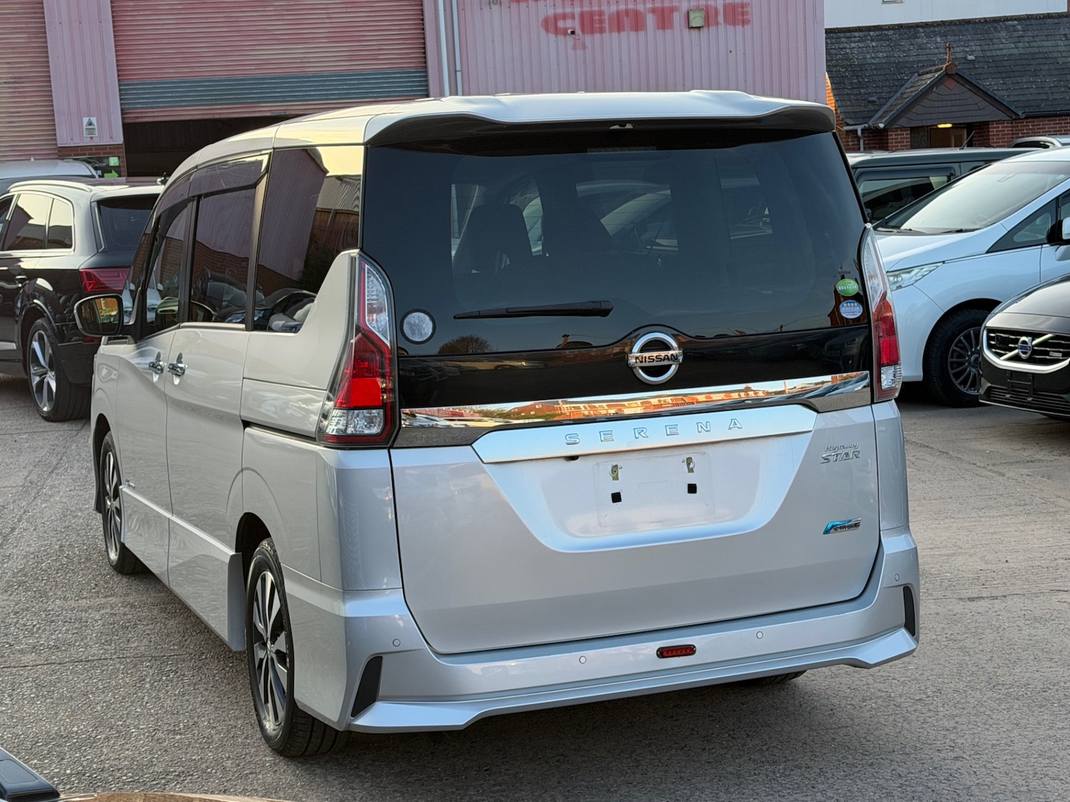 Used Nissan Serena 2017 for sale - 77975999: Photo 6