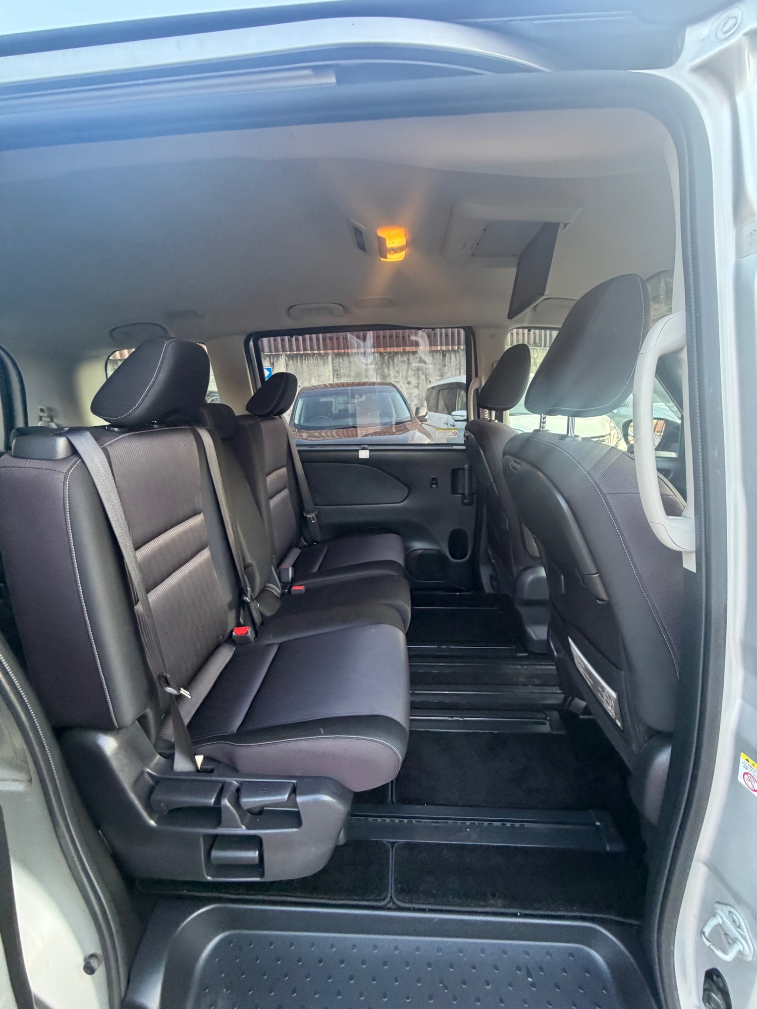 Used Nissan Serena 2017 for sale - 77975999: Photo 9