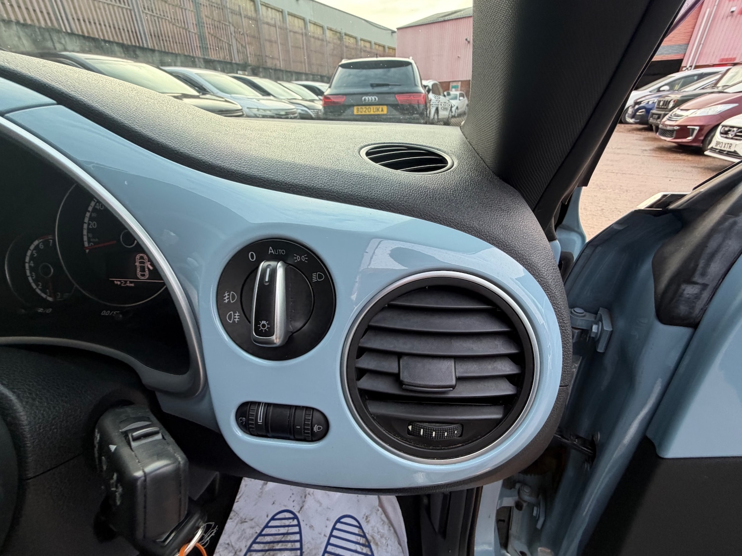 Used Volkswagen Beetle 2013 for sale - 77400391: Photo 13