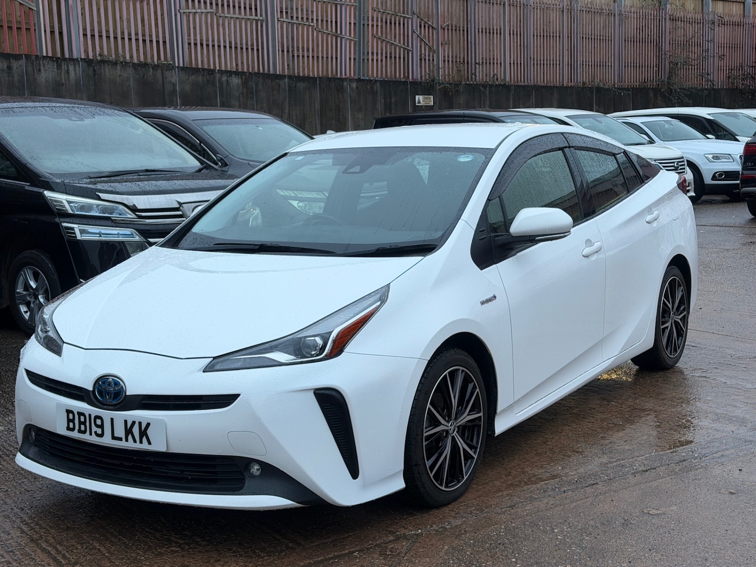 Used Toyota Prius 2019 for sale - 77166992: Photo 2