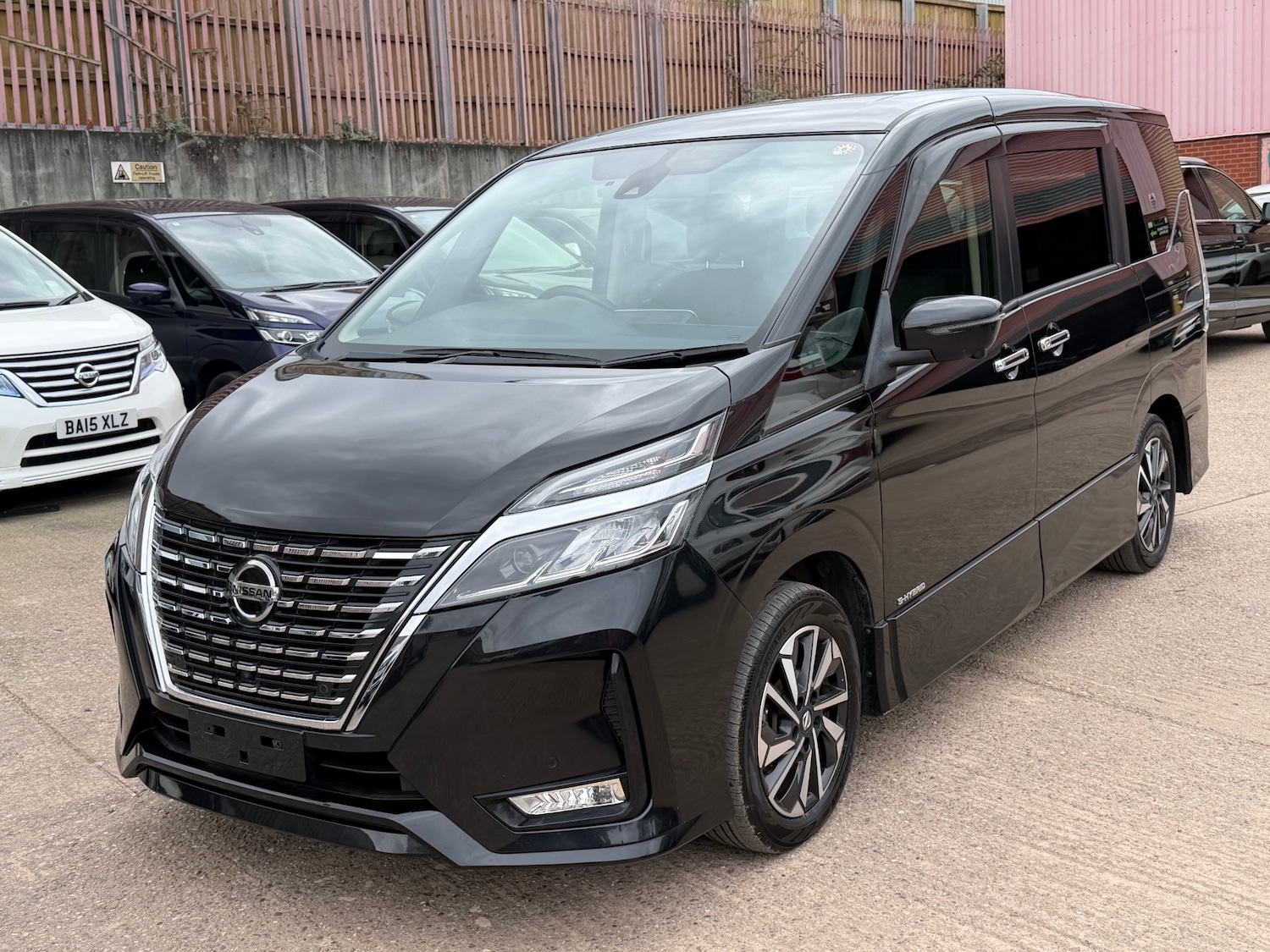 Used Nissan Serena 2020 for sale - 77735457: Photo 3