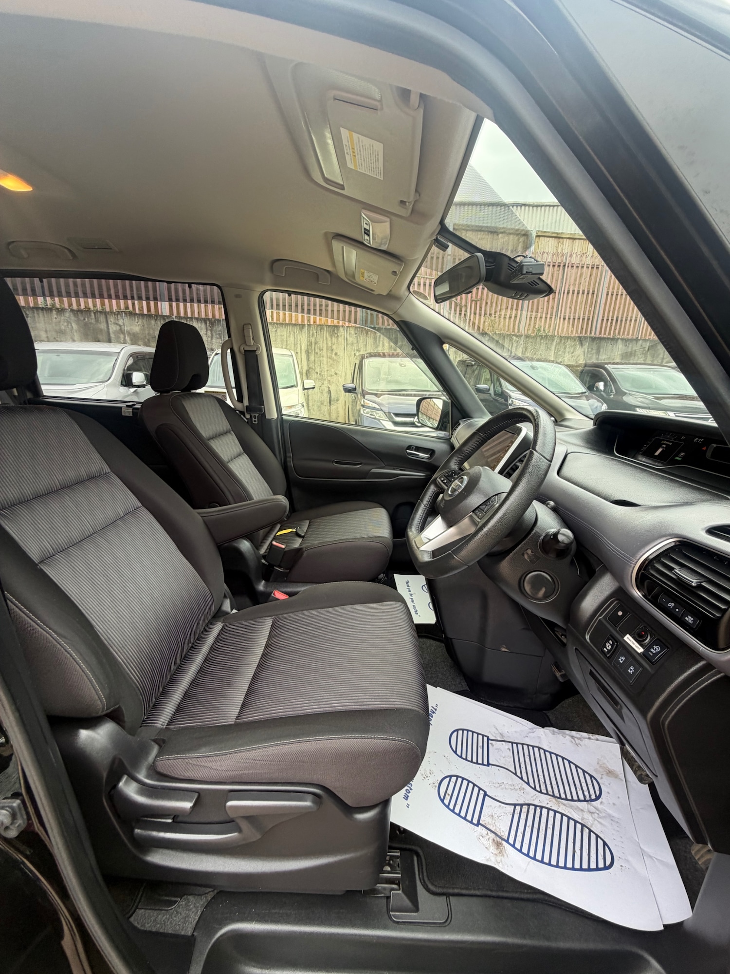 Used Nissan Serena 2020 for sale - 77735457: Photo 8