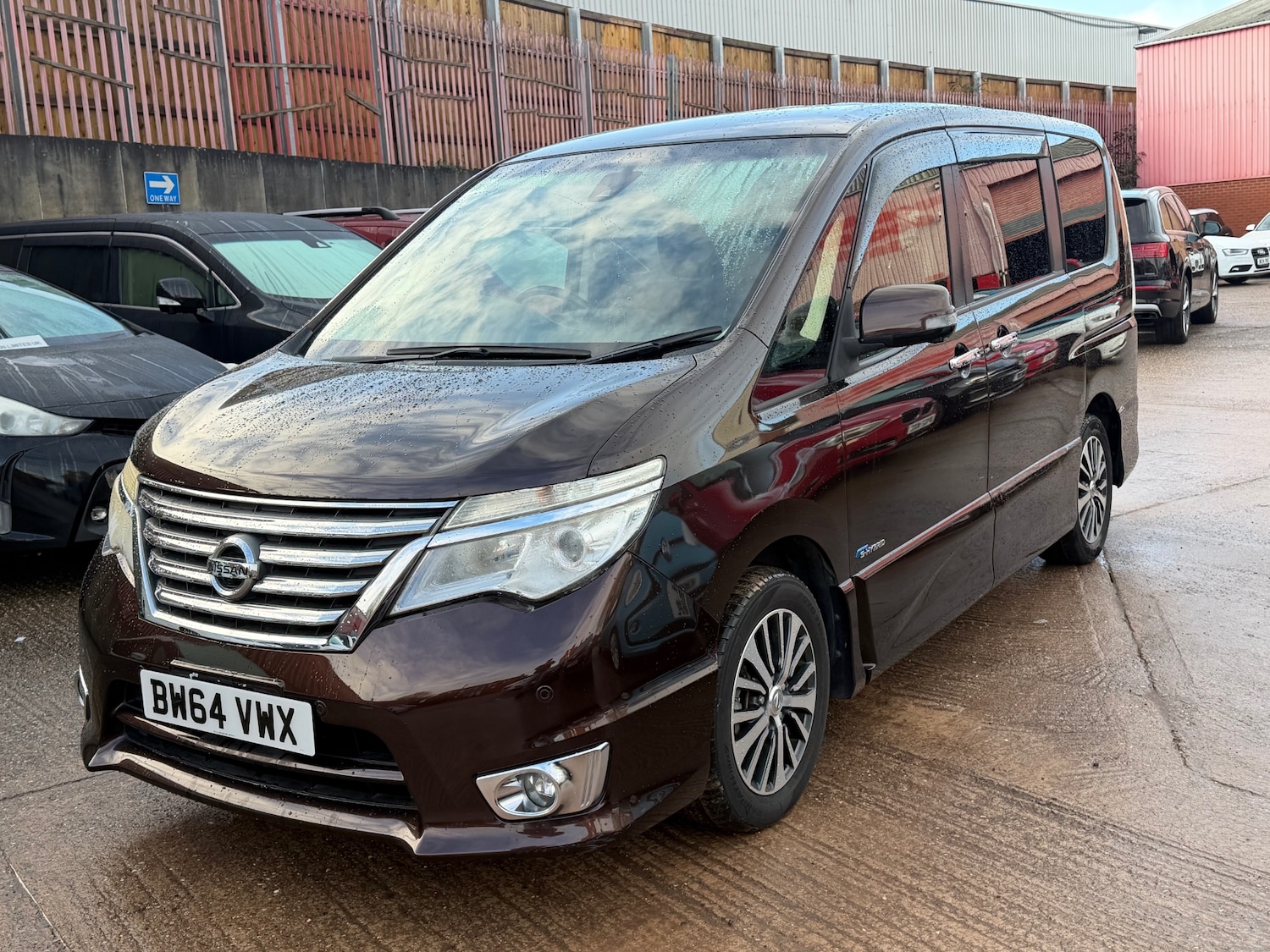Used Nissan Serena 2015 for sale - 77242869: Photo 3