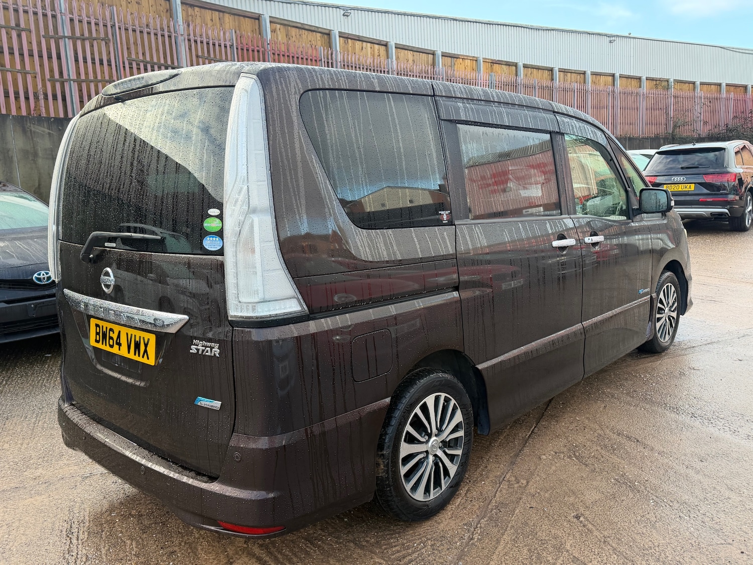 Used Nissan Serena 2015 for sale - 77242869: Photo 6