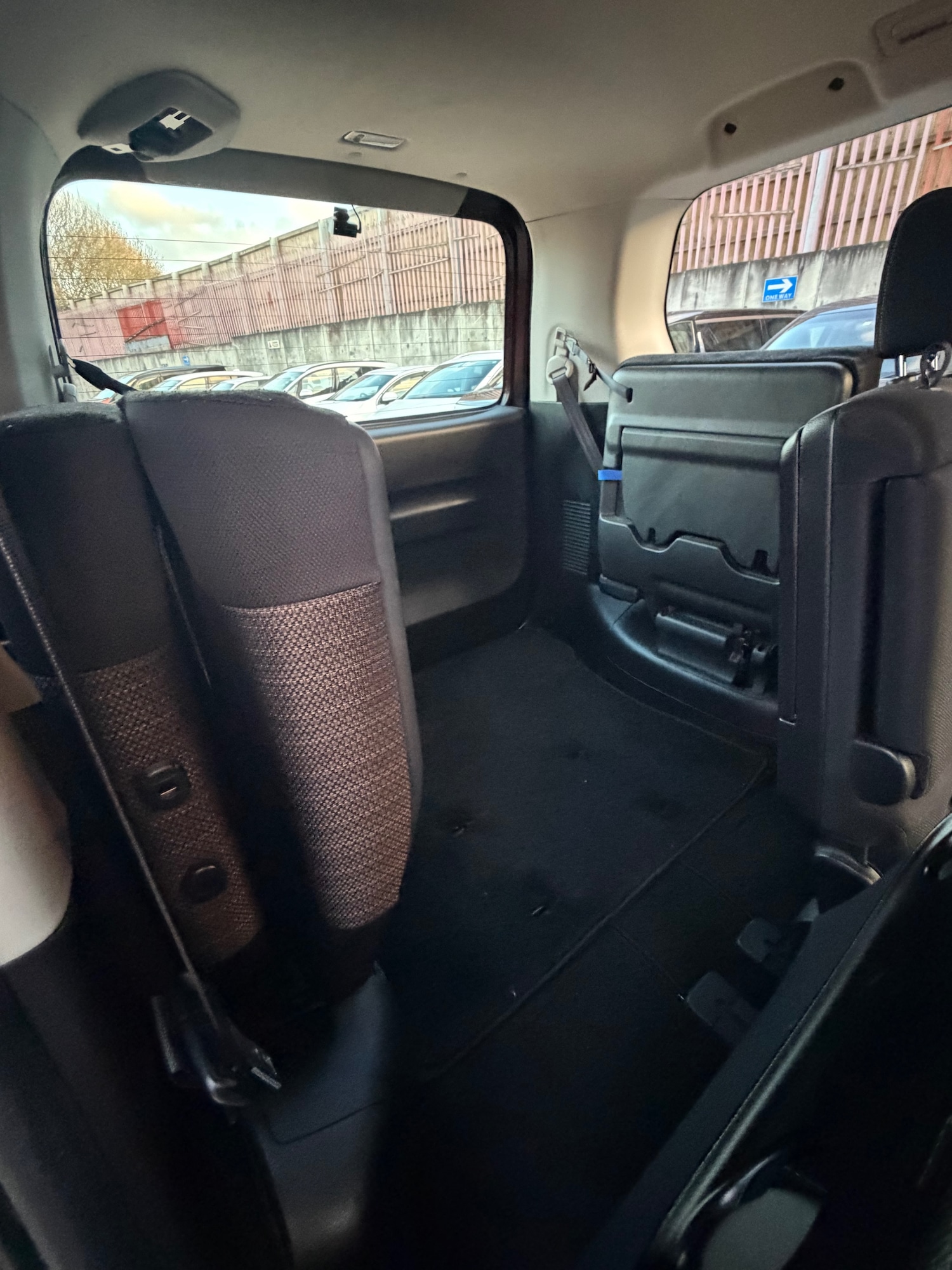 Used Nissan Serena 2015 for sale - 77242869: Photo 9