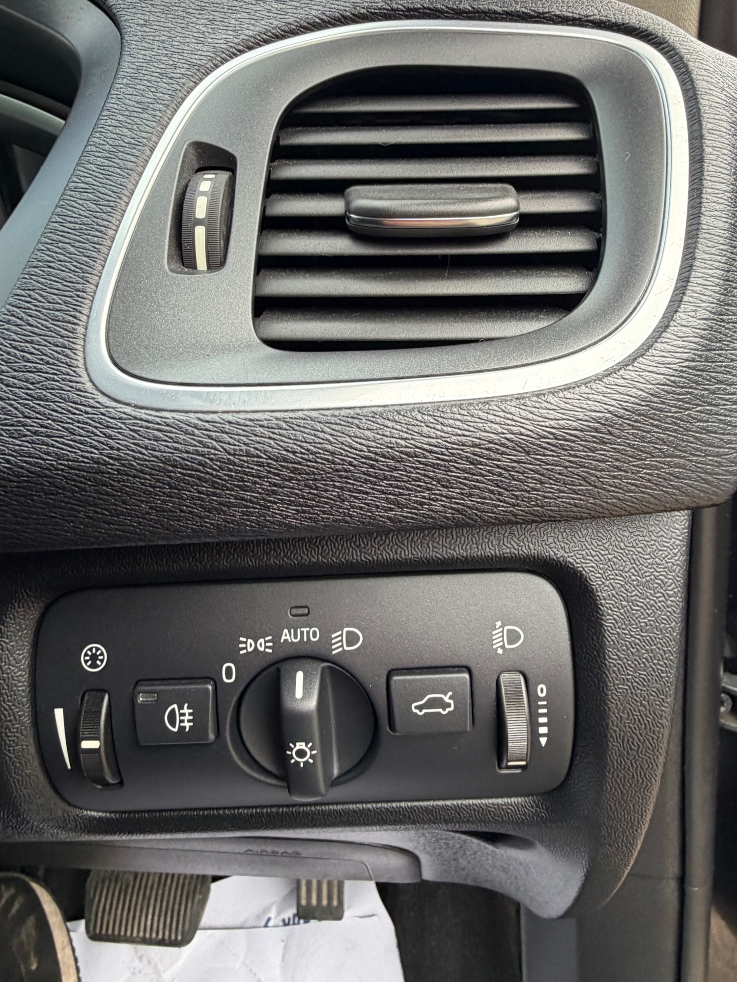 Used Volvo V40 2014 for sale - 77522276: Photo 12