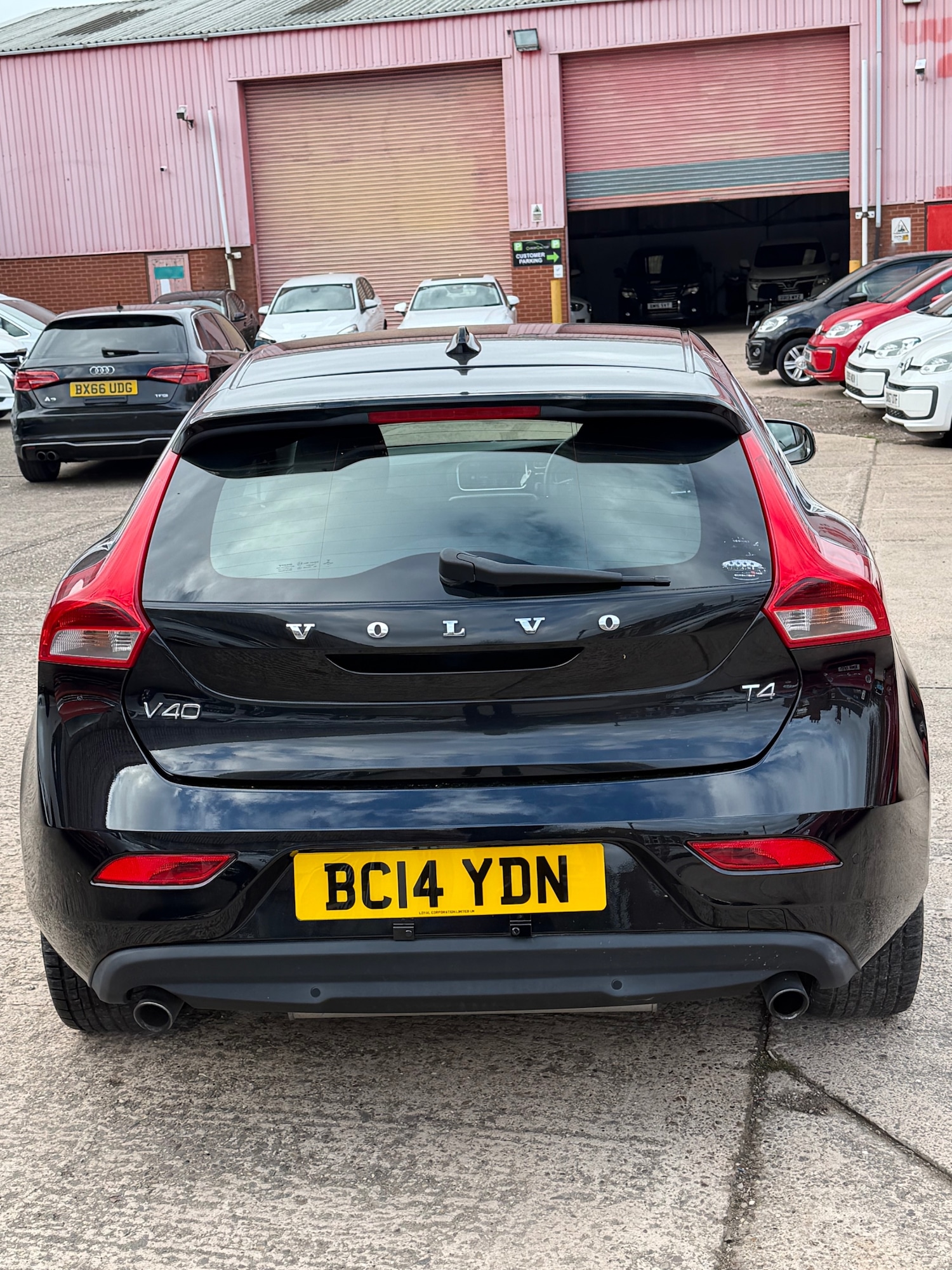 Used Volvo V40 2014 for sale - 77522276: Photo 4