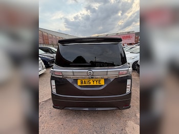 Used Nissan Elgrand 2015 for sale - 79531564: Photo