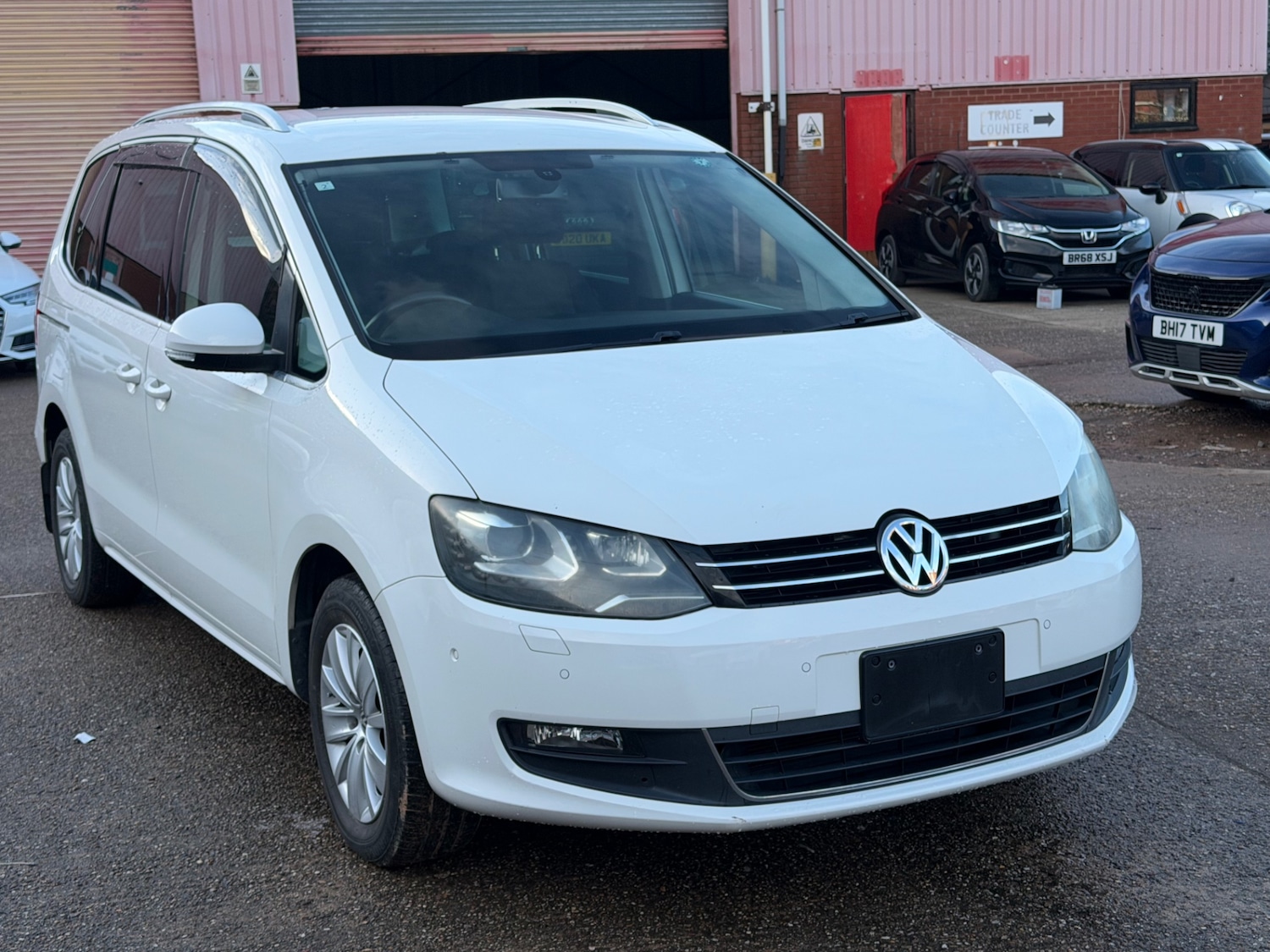 Used Volkswagen Sharan 2013 for sale - 77368010: Photo 2