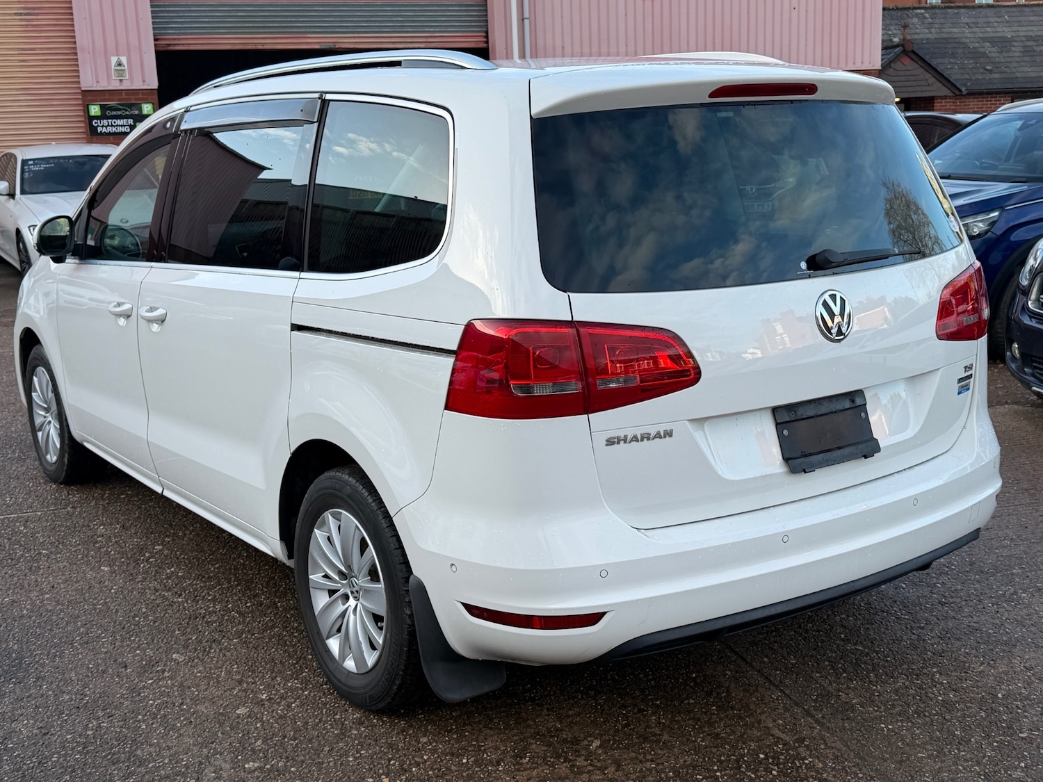 Used Volkswagen Sharan 2013 for sale - 77368010: Photo 5