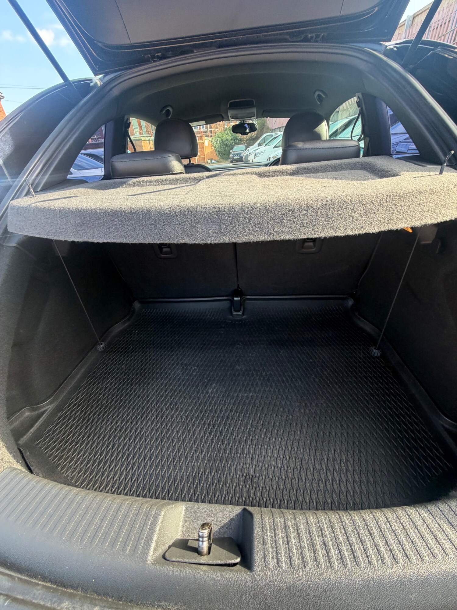 Used Volkswagen Beetle 2012 for sale - 77759476: Photo 15