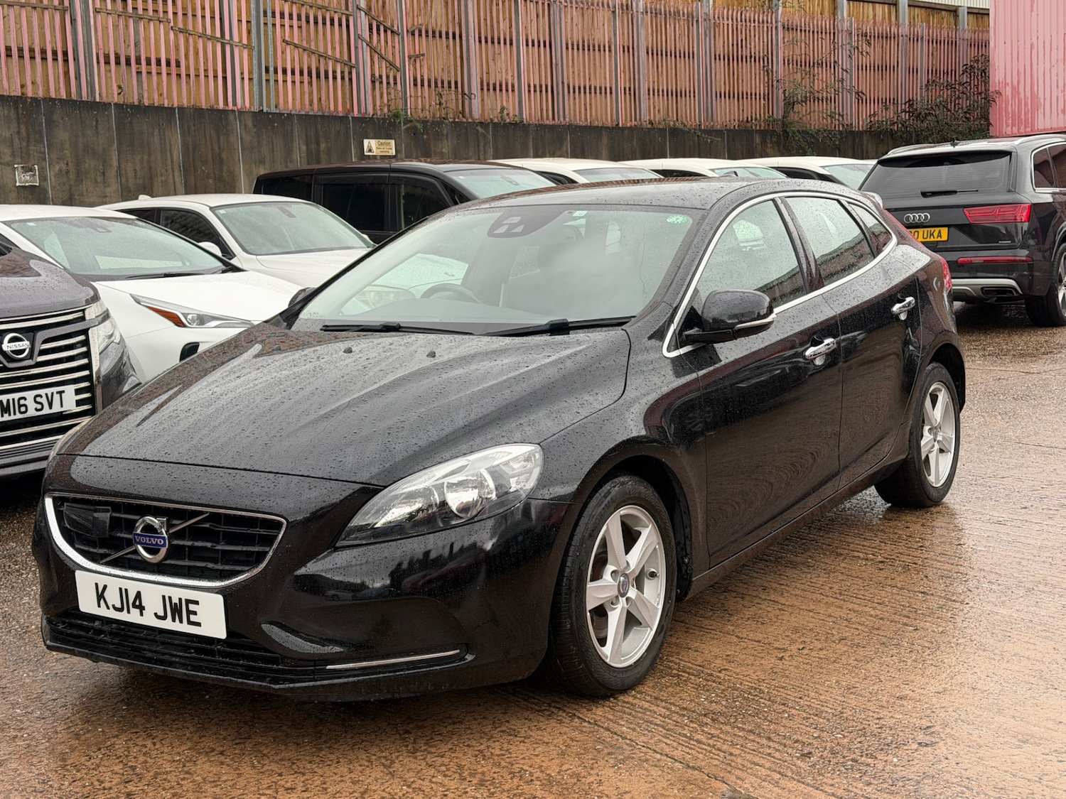 Used Volvo V40 2014 for sale - 77189561: Photo 3