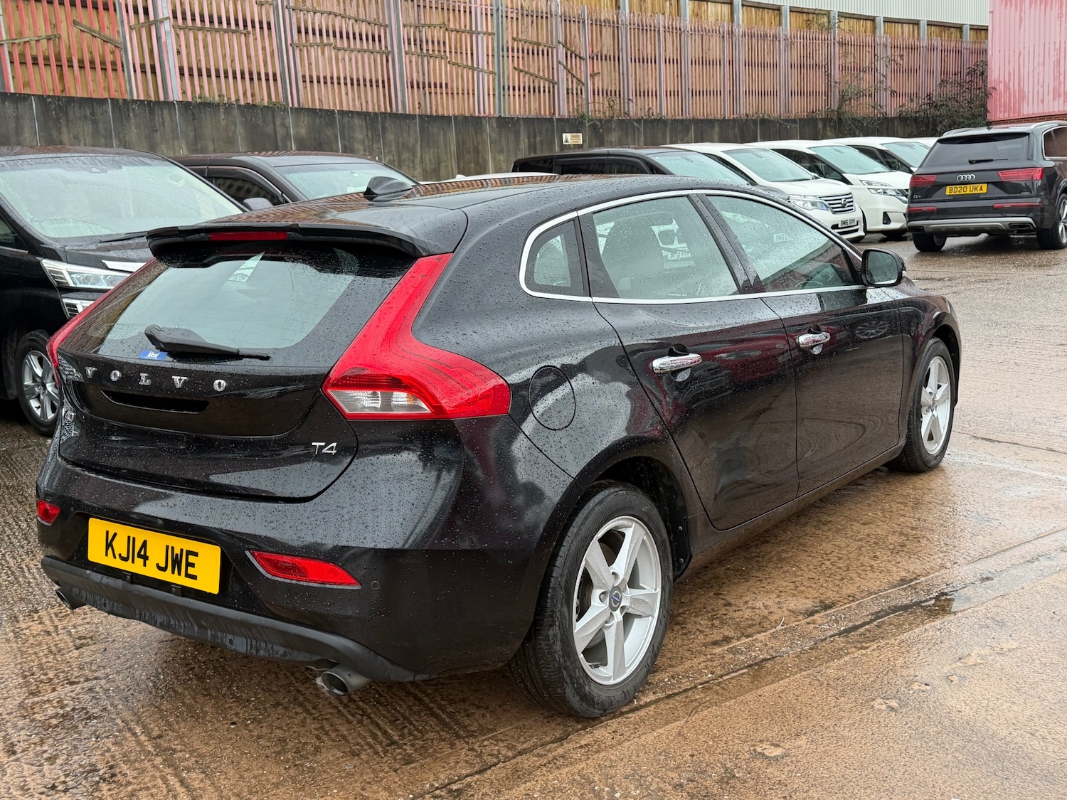 Used Volvo V40 2014 for sale - 77189561: Photo 6