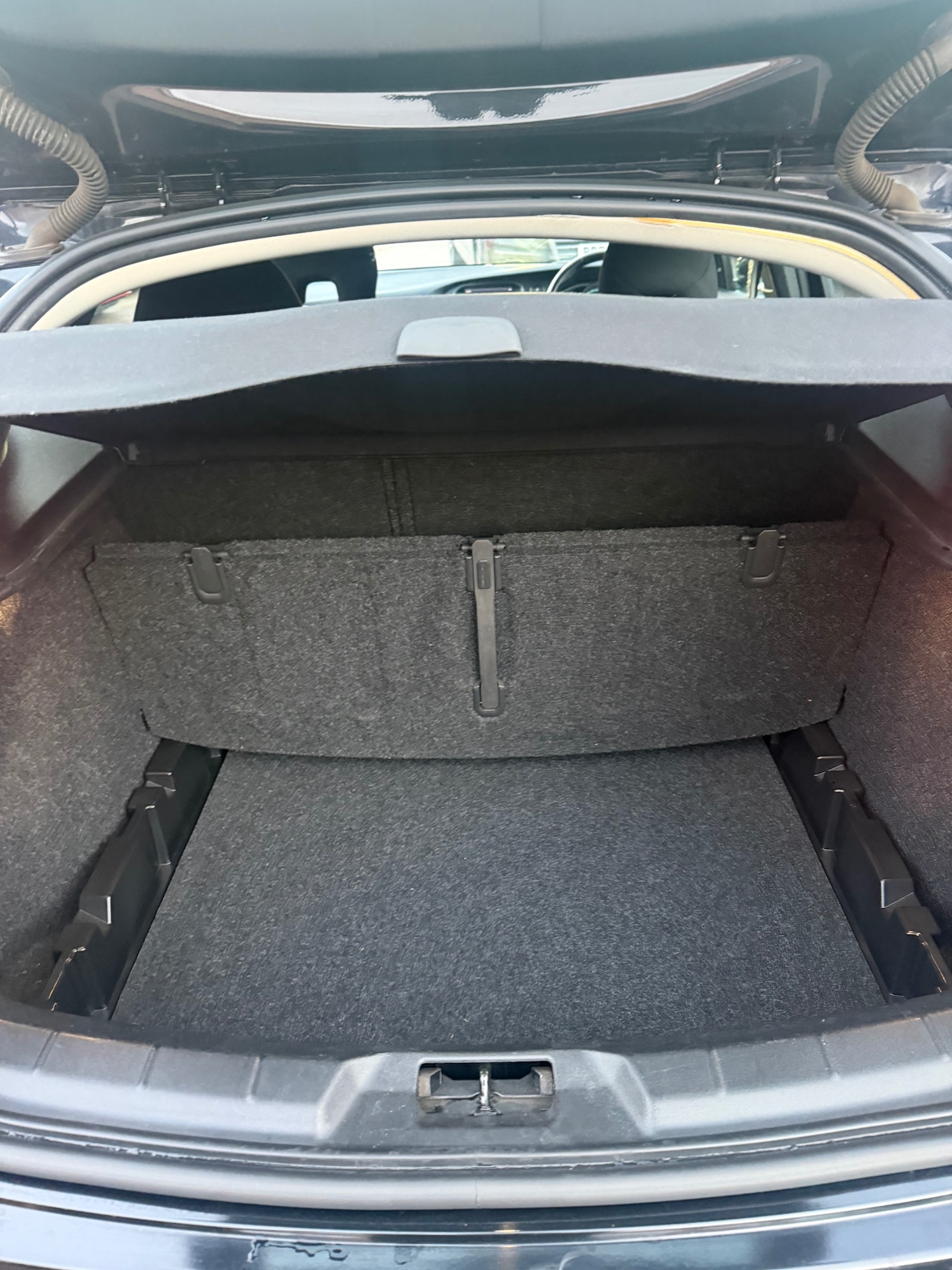 Used Volvo V40 2014 for sale - 77189561: Photo 8