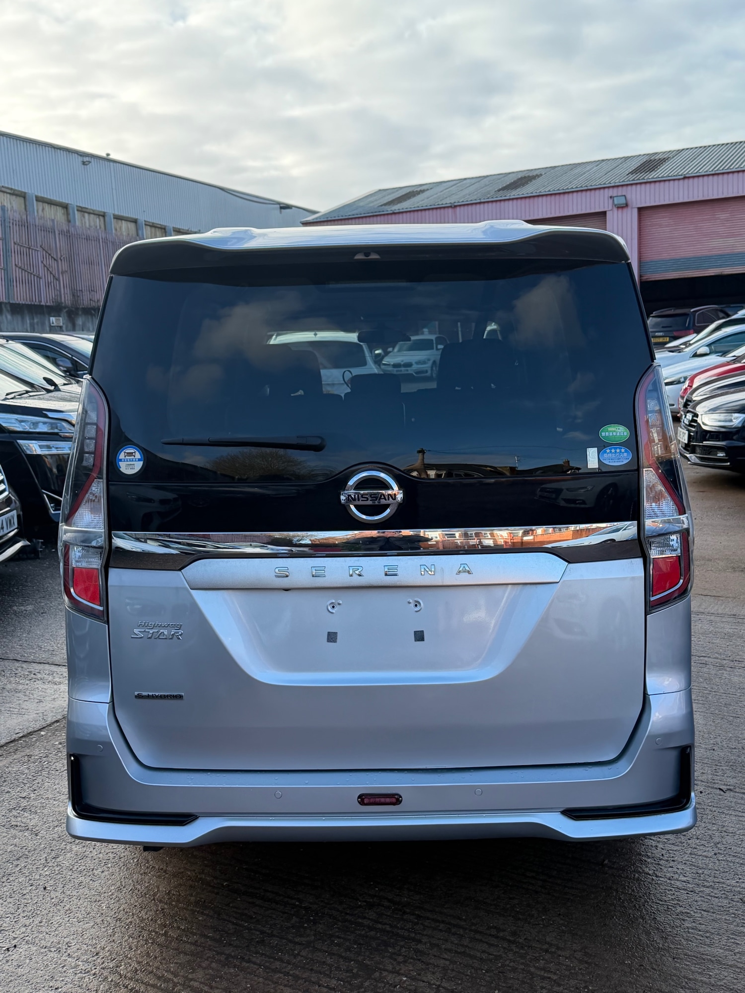 Used Nissan Serena 2020 for sale - 77368004: Photo 4