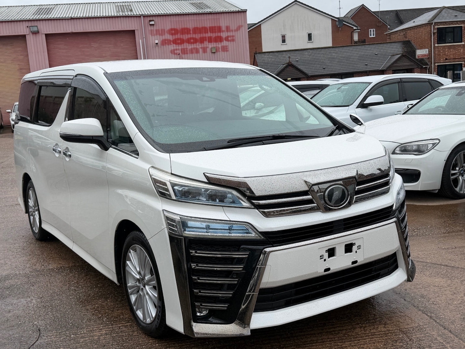 Used Toyota Vellfire 2018 for sale - 77908379: Photo 2