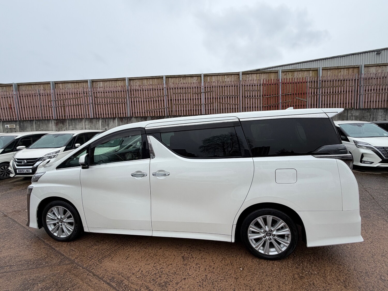 Used Toyota Vellfire 2018 for sale - 77908379: Photo 7