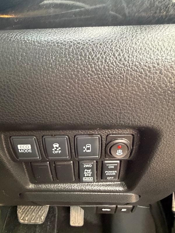 Used Nissan Elgrand 2011 for sale - 76336037: Photo 13