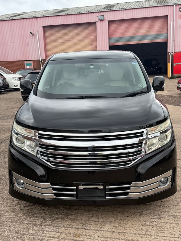Used Nissan Elgrand 2011 for sale - 76336037: Photo 1