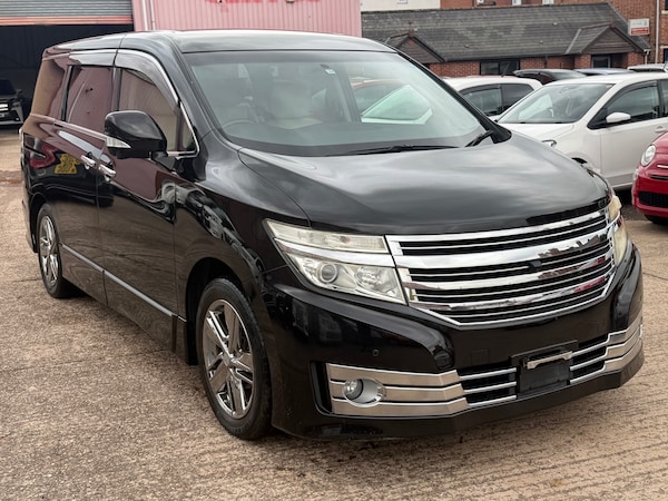 Used Nissan Elgrand 2011 for sale - 76336037: Photo 2
