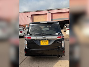 Used Nissan Elgrand 2011 for sale - 77663067: Photo