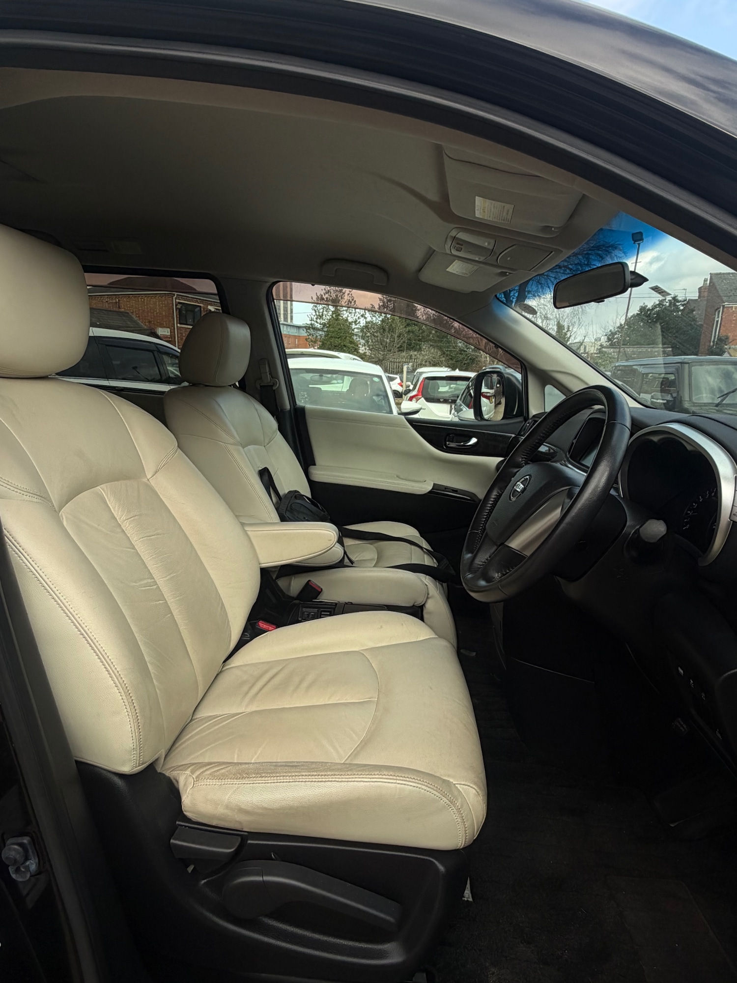 Used Nissan Elgrand 2011 for sale - 77663067: Photo 7