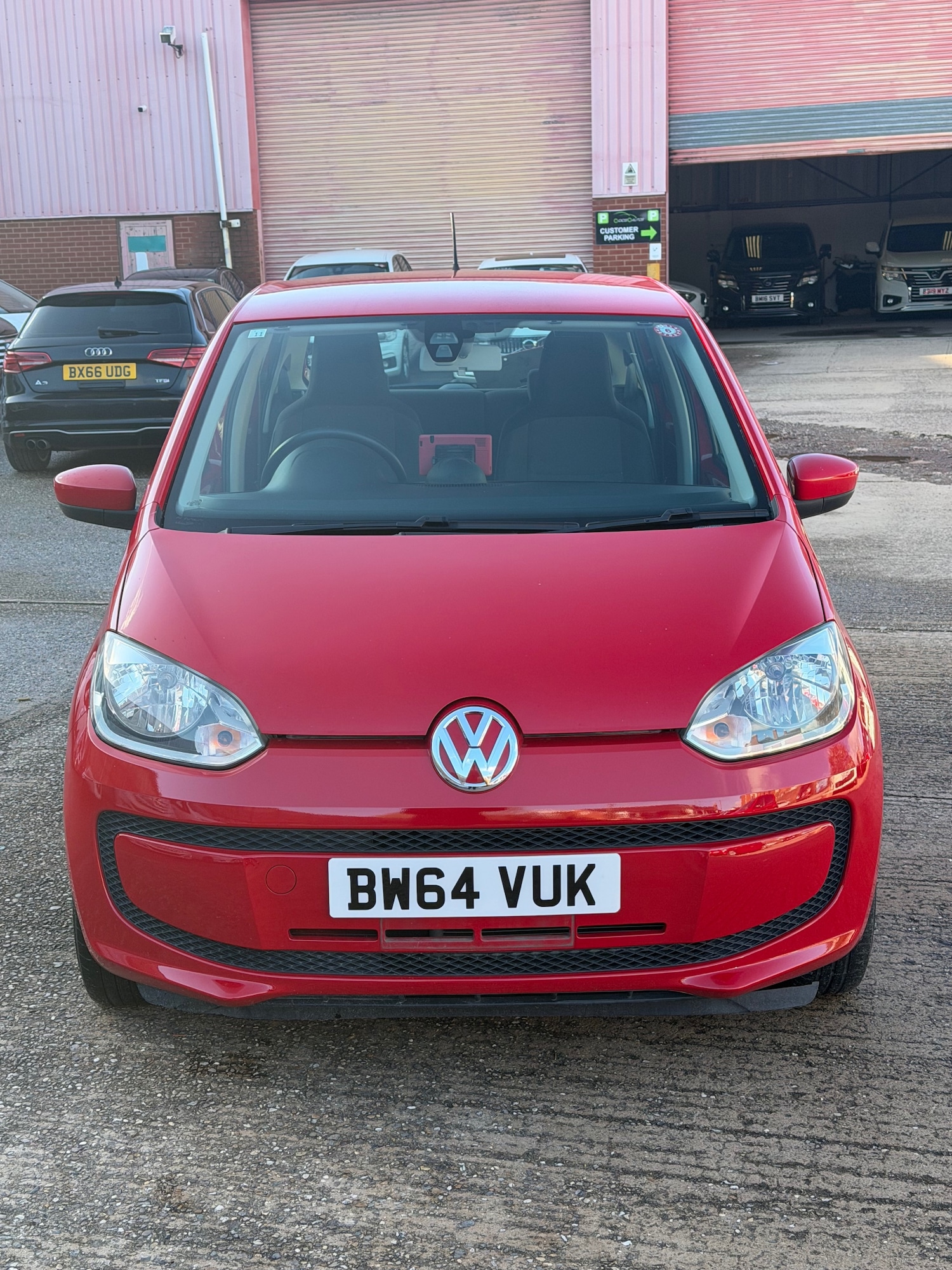 Used Volkswagen up! 2014 for sale - 76445123: Photo 1