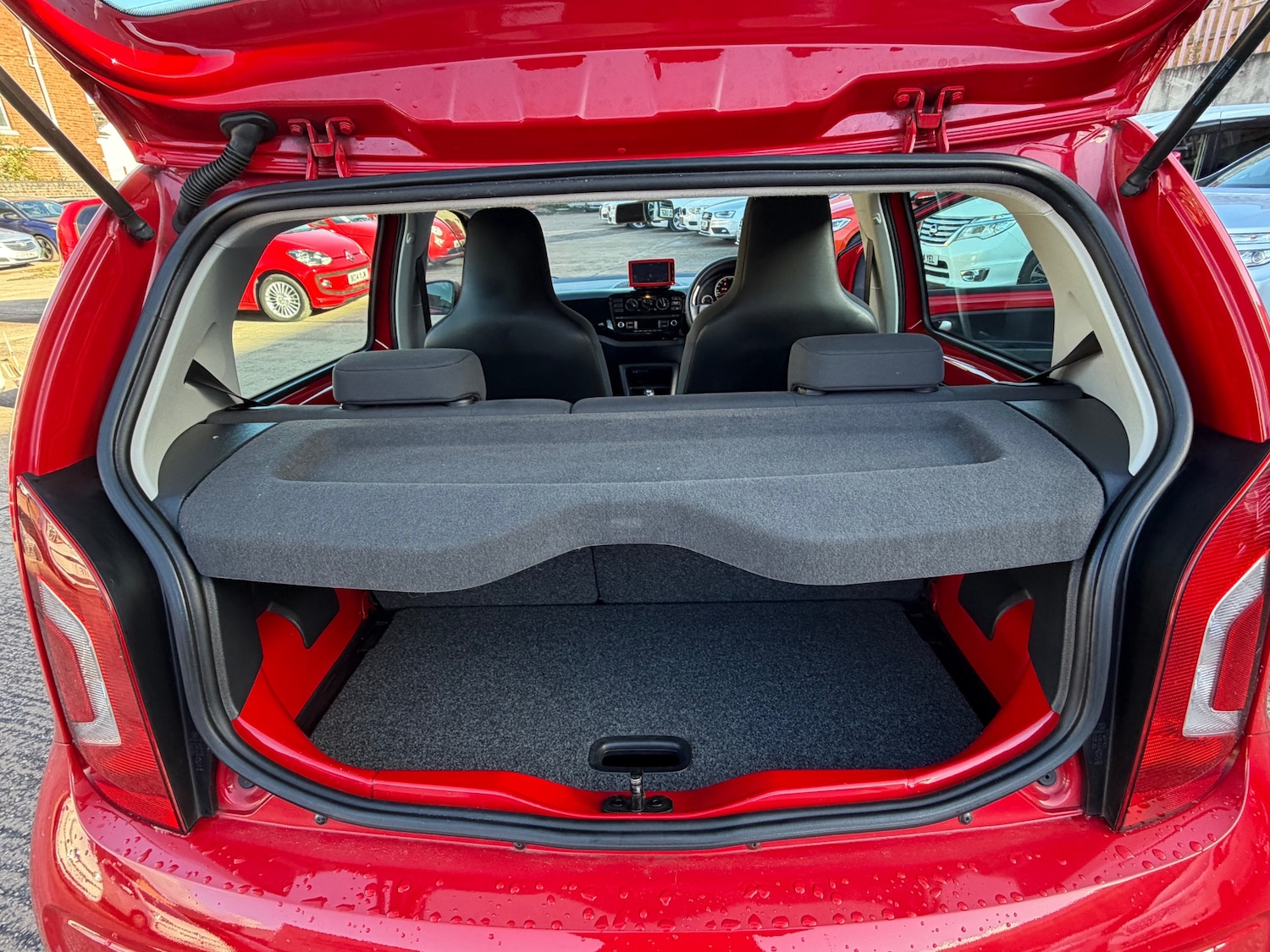 Used Volkswagen up! 2014 for sale - 76445123: Photo 9