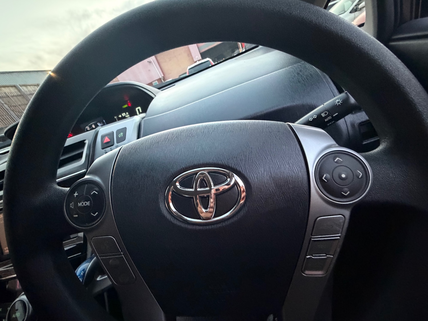 Used Toyota Prius+ 2020 for sale - 76179072: Photo 16
