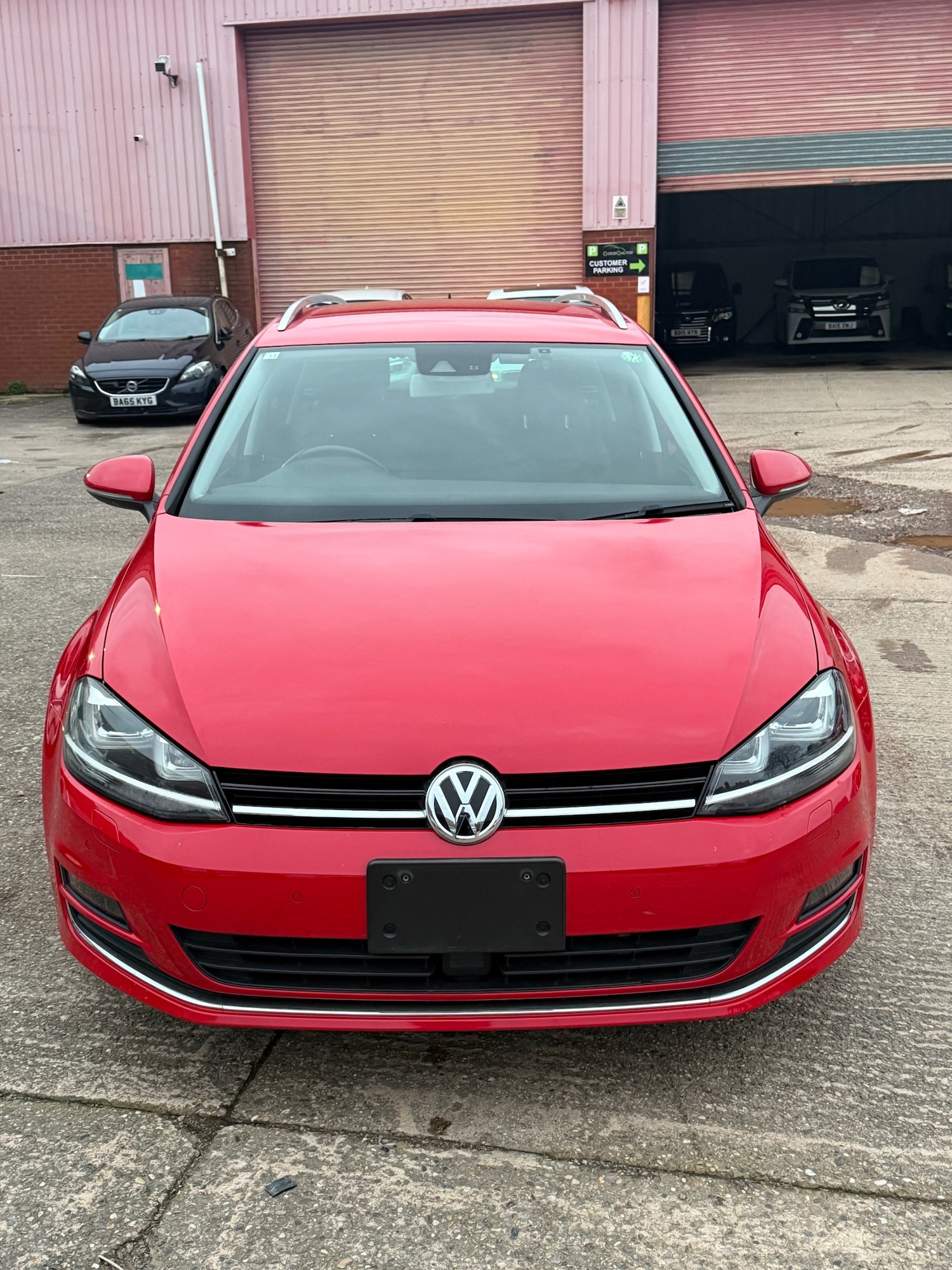 Used Volkswagen Golf 2014 for sale - 76596600: Photo 1