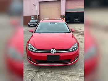 Volkswagen - Golf