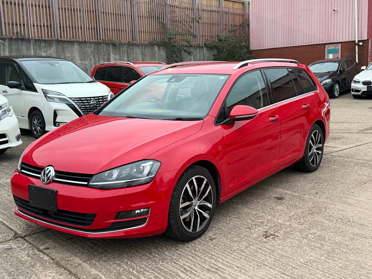 Used Volkswagen Golf 2014 for sale - 76596600: Photo 3