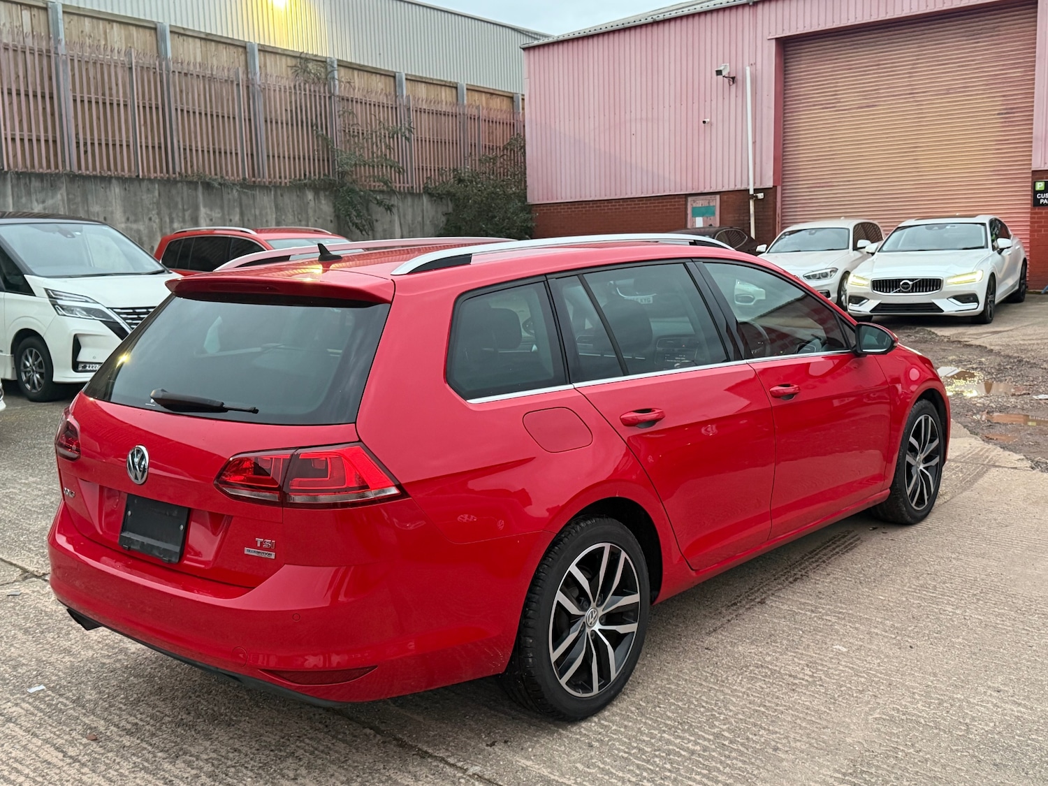 Used Volkswagen Golf 2014 for sale - 76596600: Photo 4