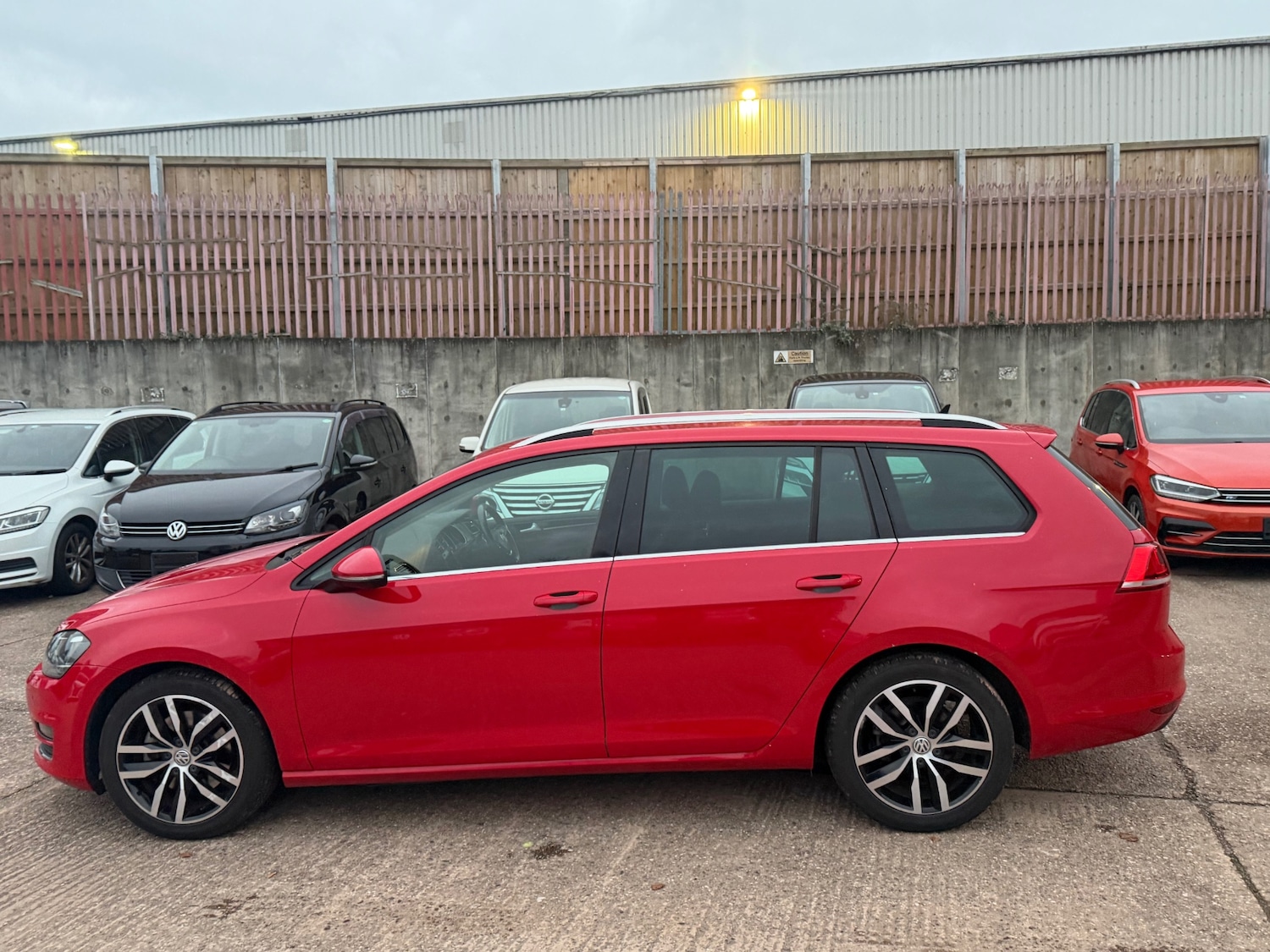 Used Volkswagen Golf 2014 for sale - 76596600: Photo 6