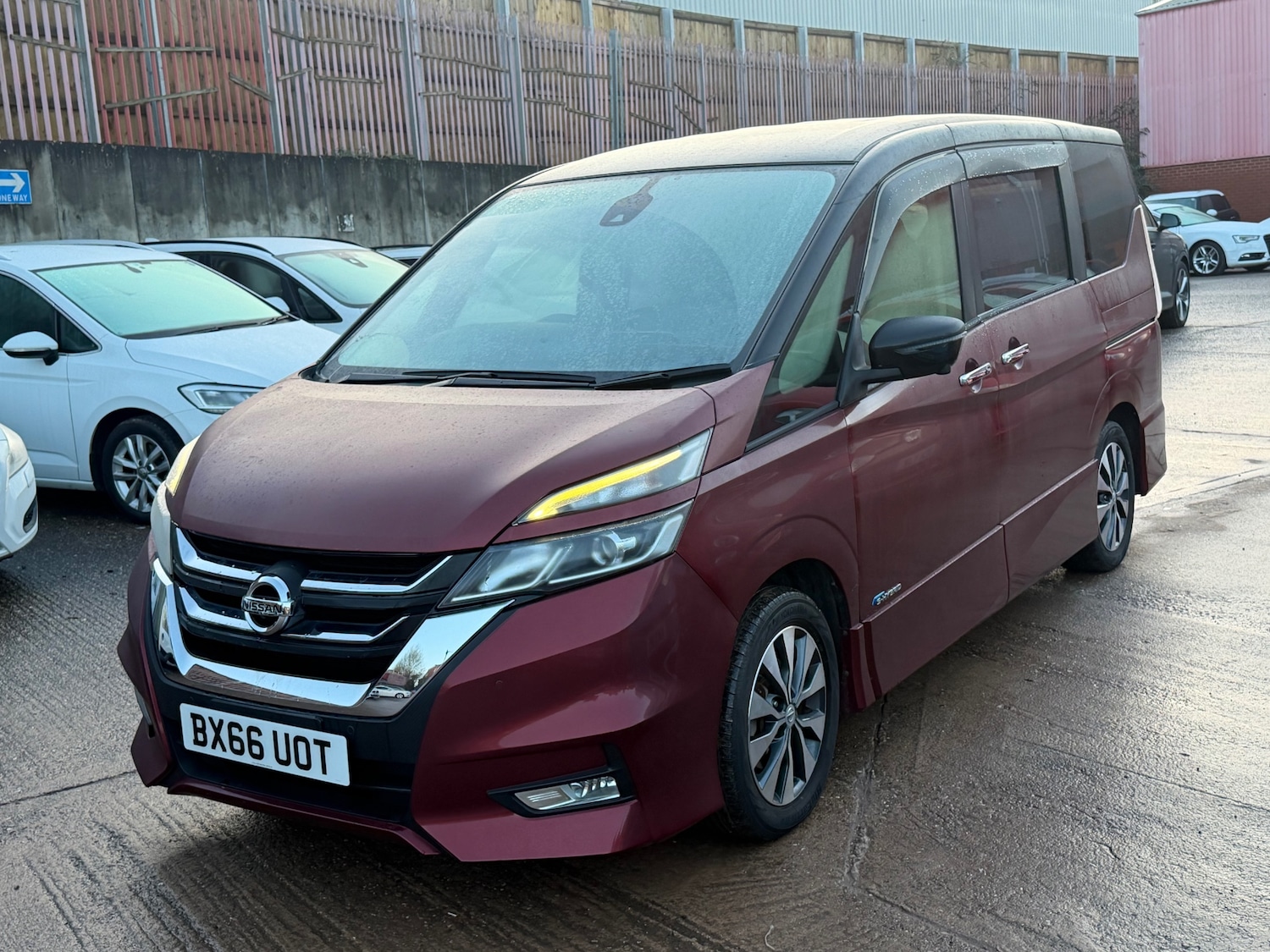 Used Nissan Serena 2016 for sale - 77014986: Photo 2