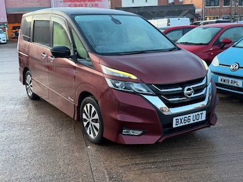 Used Nissan Serena 2016 for sale - 77014986: Photo