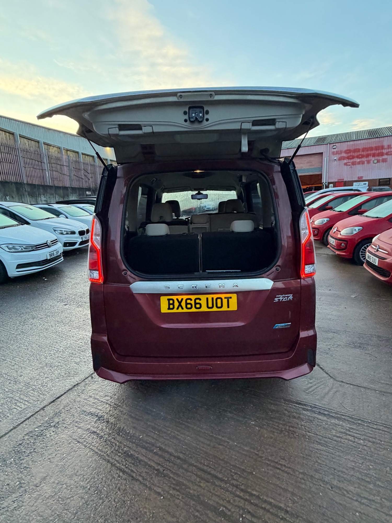 Used Nissan Serena 2016 for sale - 77014986: Photo 7