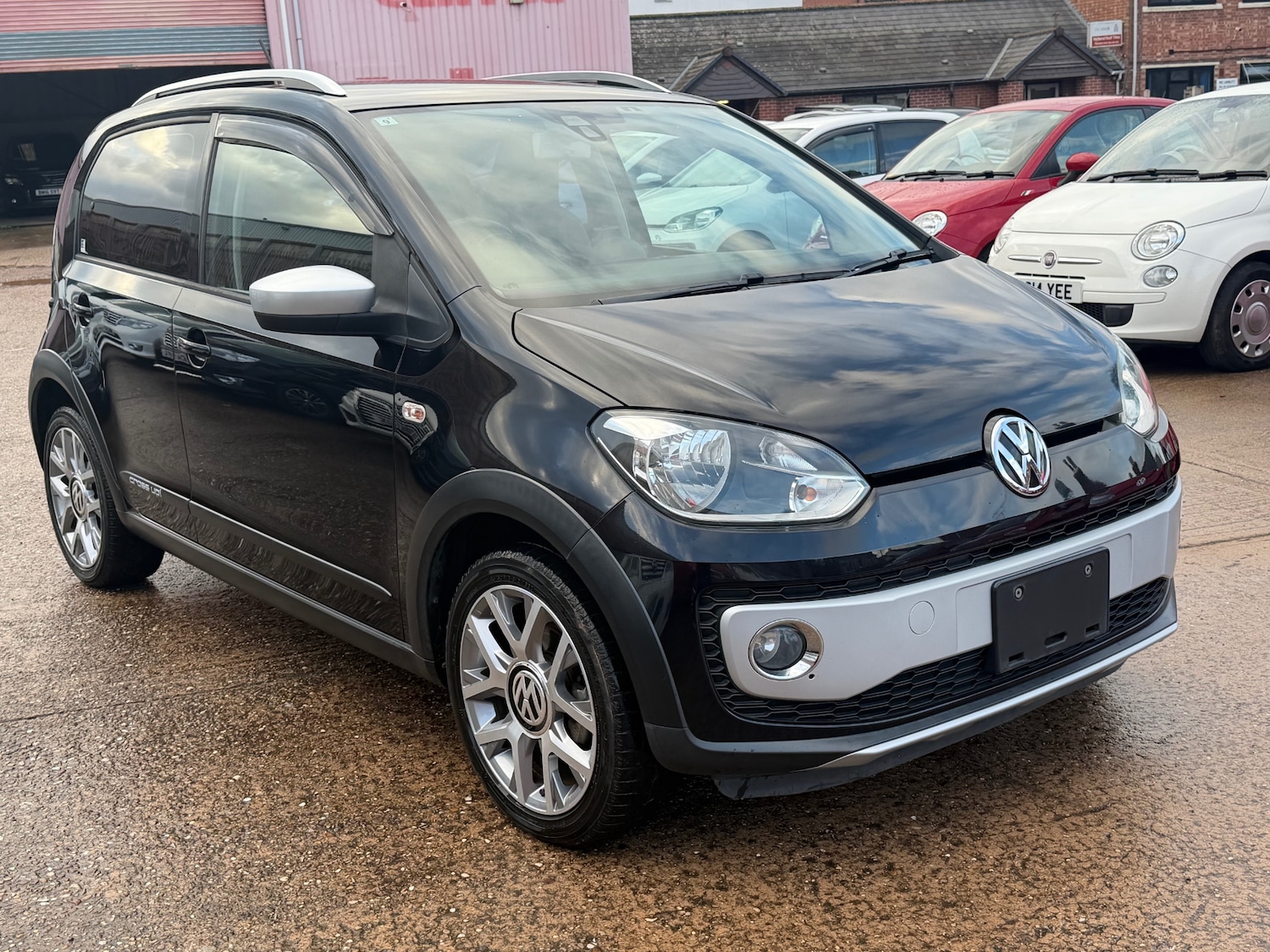 Used Volkswagen up! 2015 for sale - 76511205: Photo 2