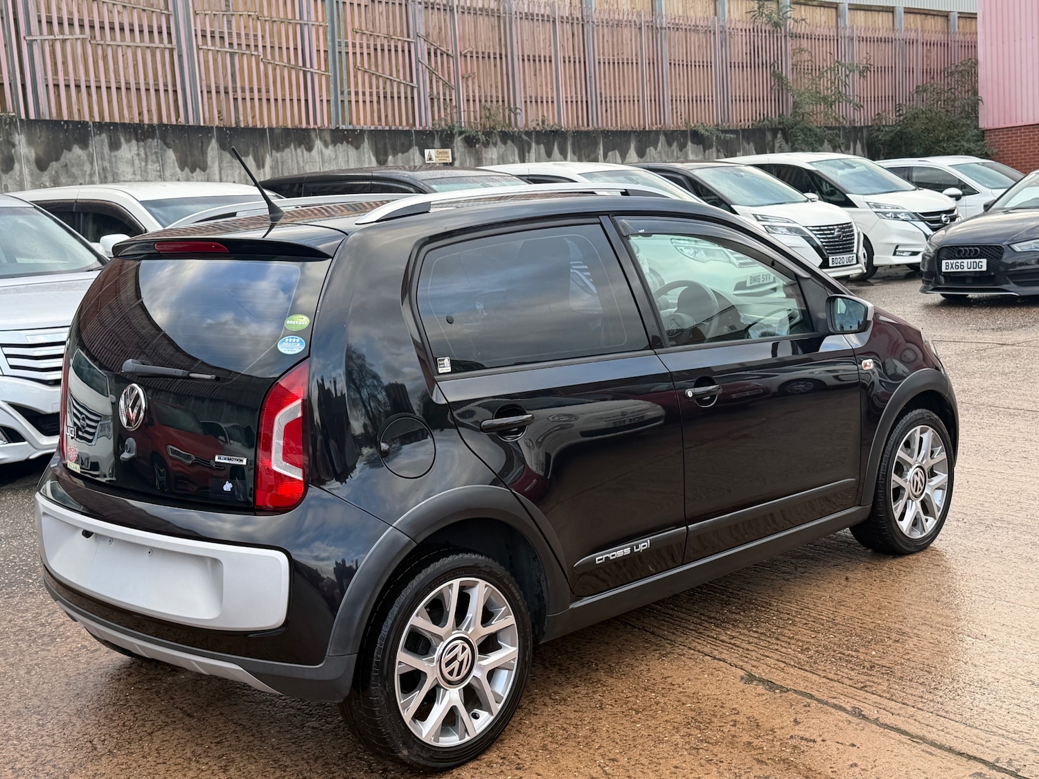 Used Volkswagen up! 2015 for sale - 76511205: Photo 5