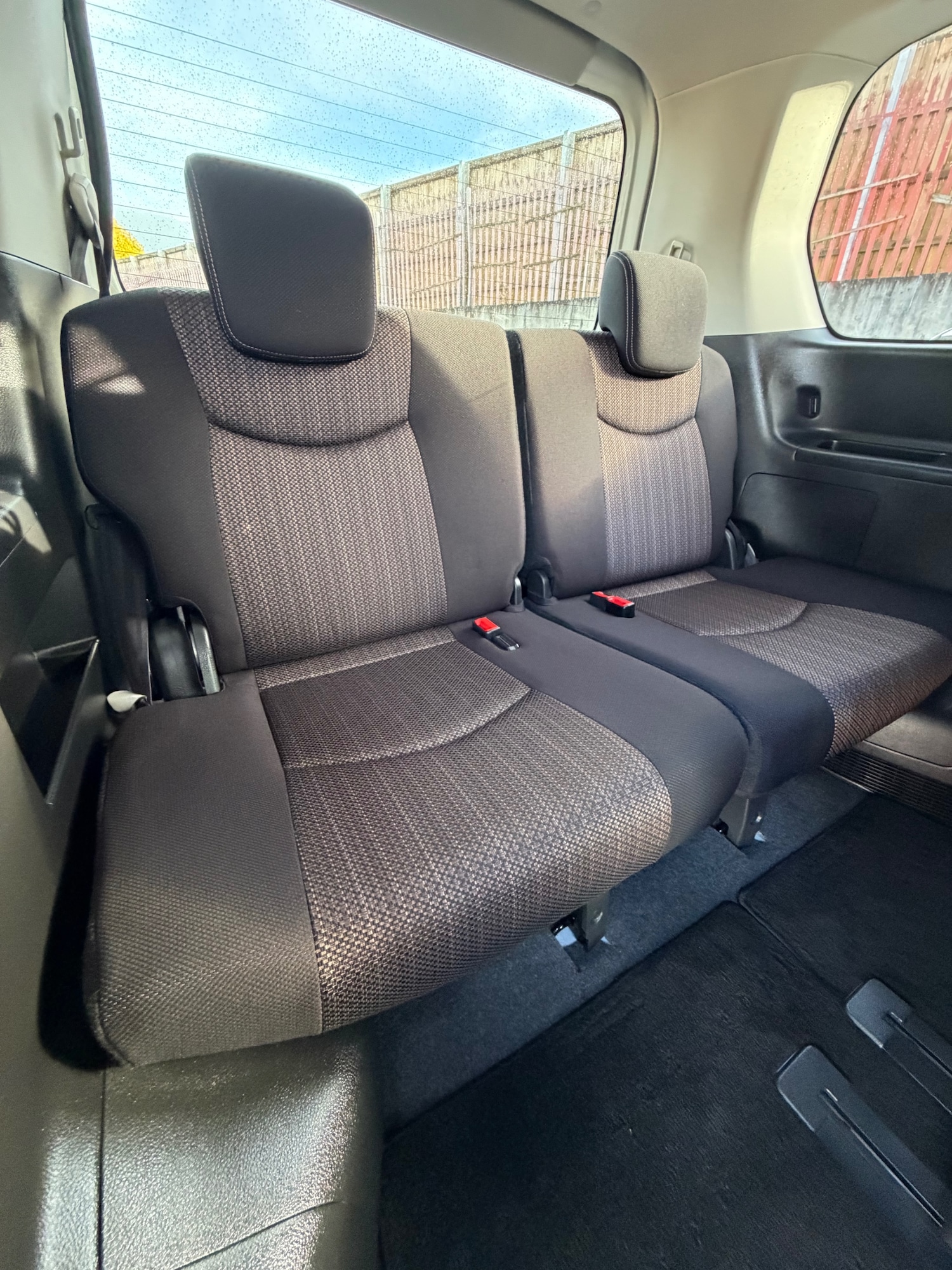 Used Nissan Serena 2014 for sale - 76325074: Photo 13