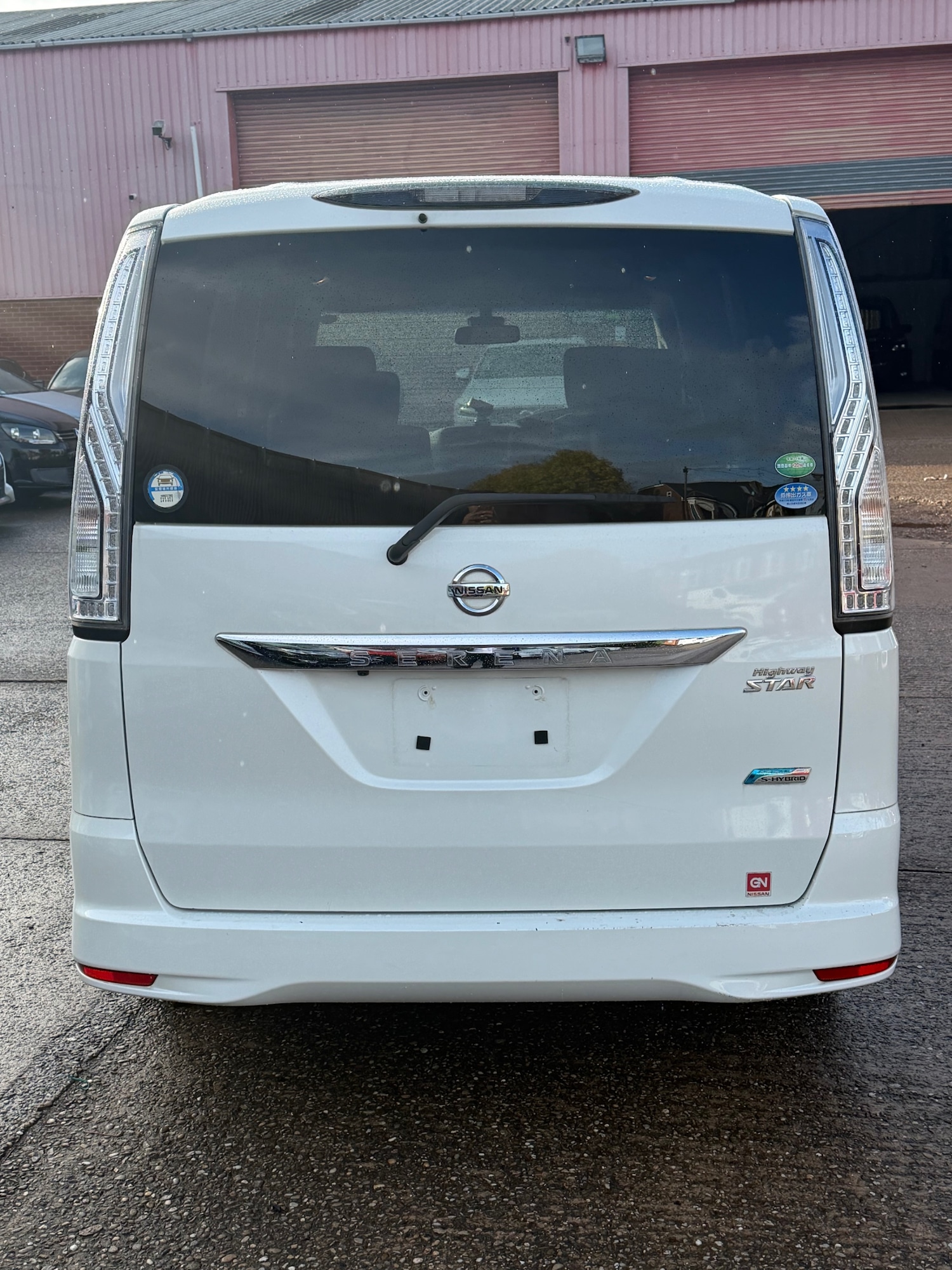 Used Nissan Serena 2014 for sale - 76325074: Photo 4